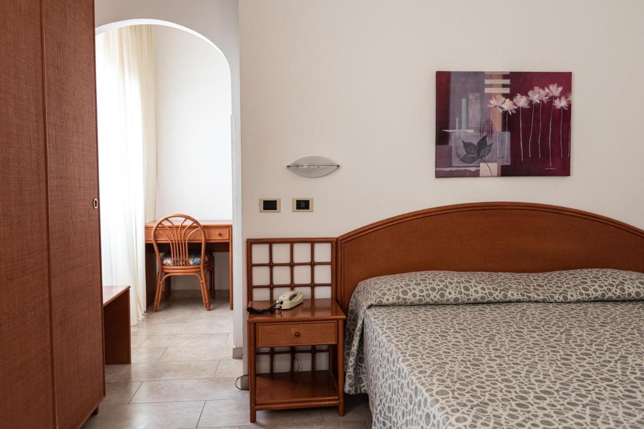 Hotel Il Delfino San Vincenzo Kültér fotó