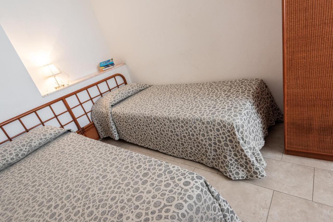 Hotel Il Delfino San Vincenzo Kültér fotó