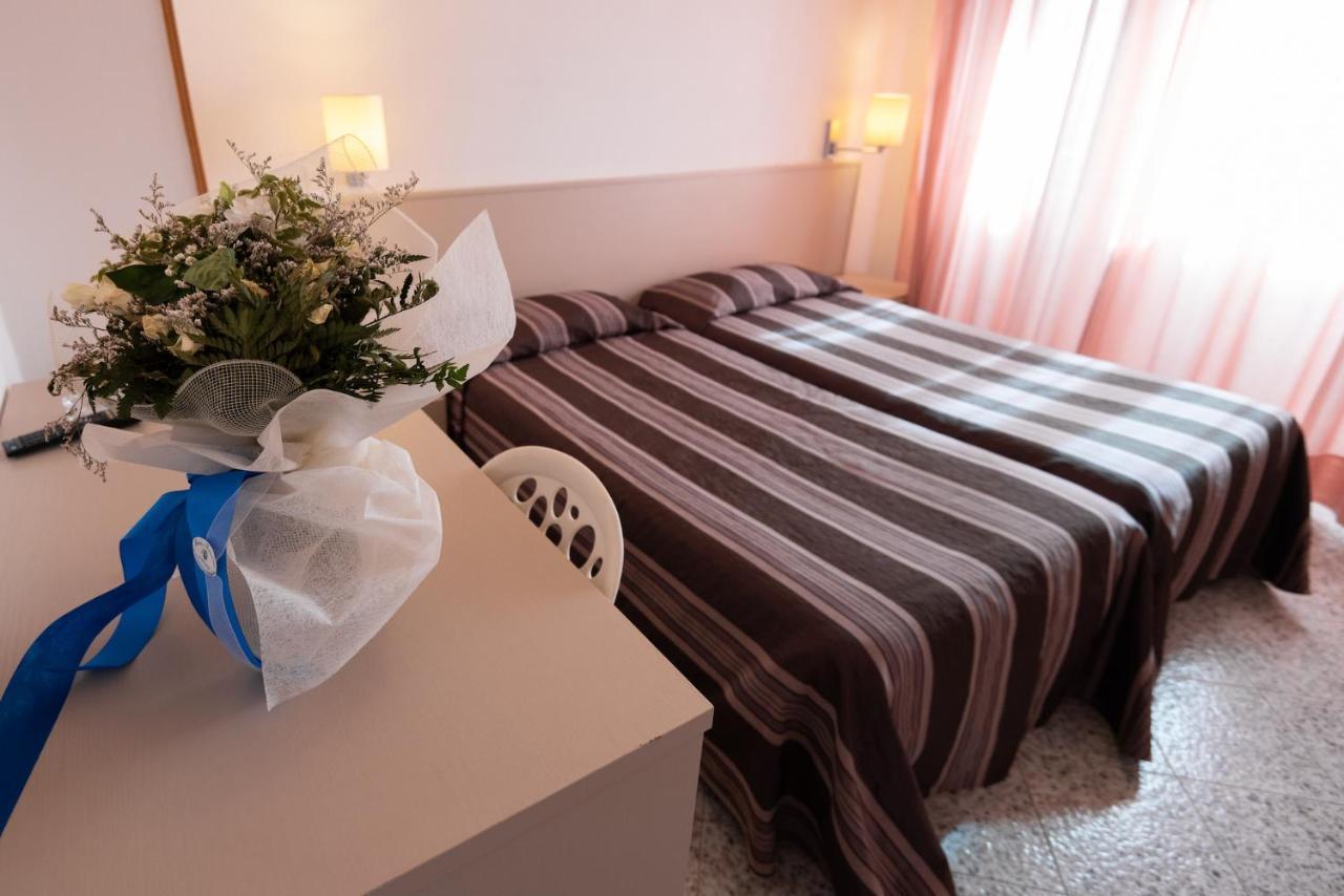 Hotel Il Delfino San Vincenzo Kültér fotó