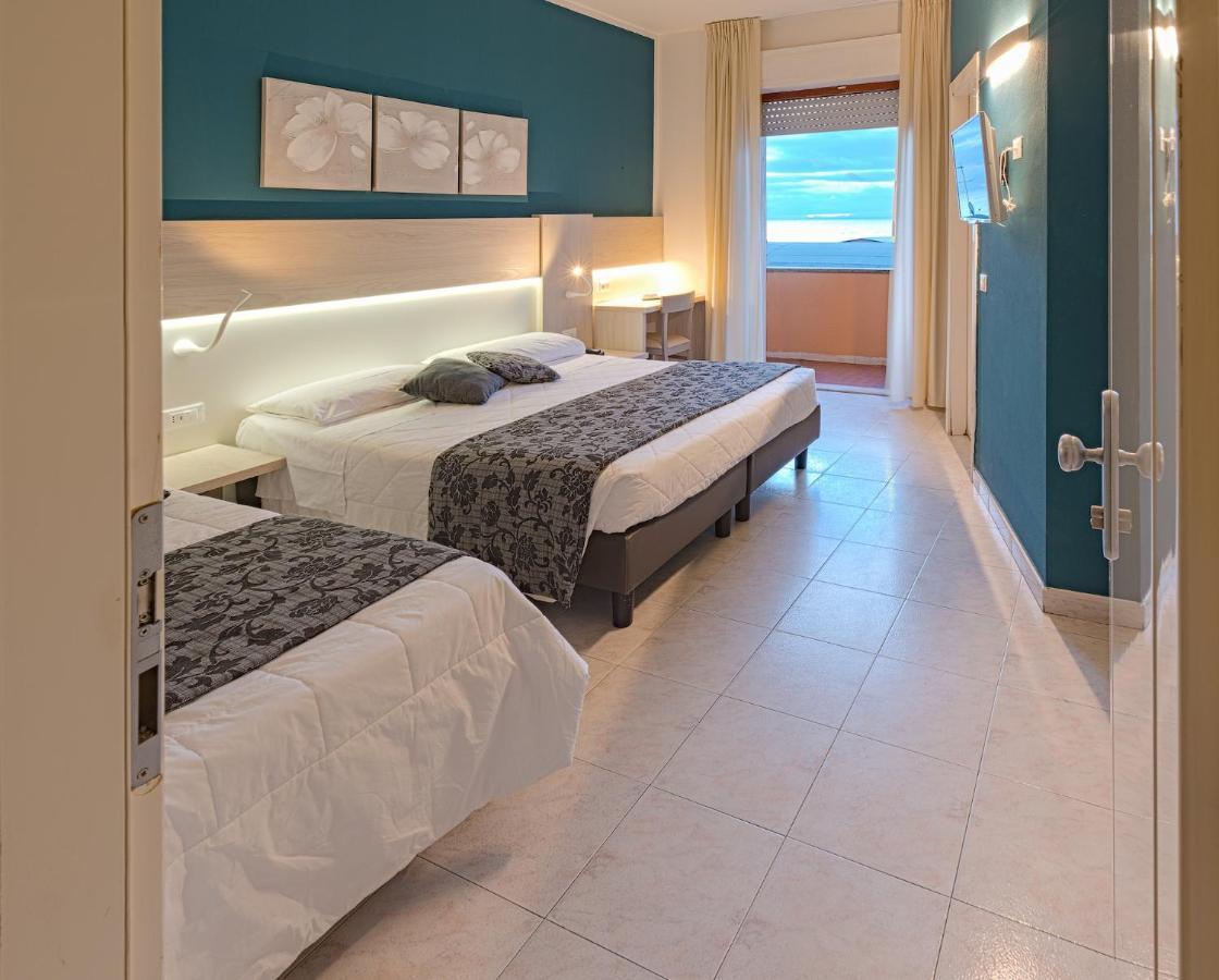 Hotel Il Delfino San Vincenzo Kültér fotó