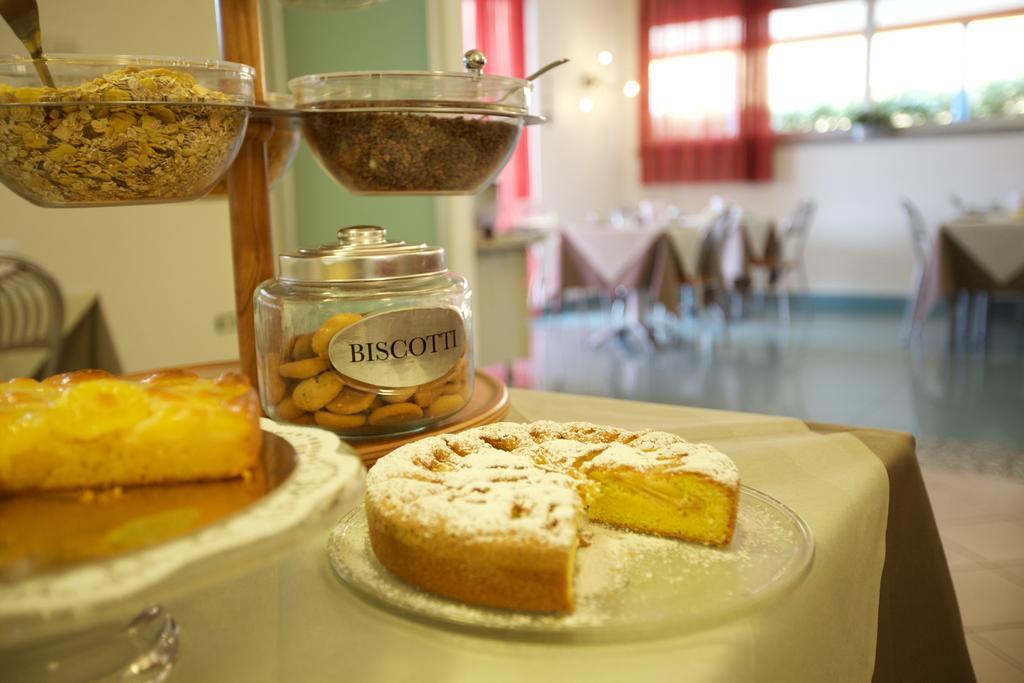 Hotel Il Delfino San Vincenzo Kültér fotó