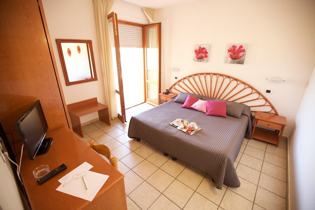 Hotel Il Delfino San Vincenzo Kültér fotó