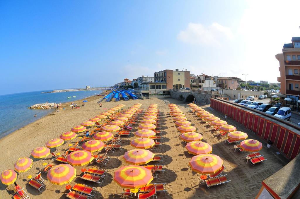 Hotel Il Delfino San Vincenzo Kültér fotó