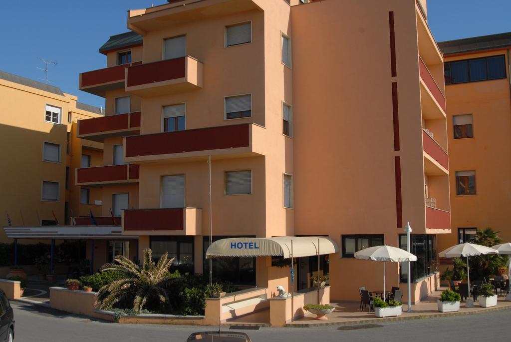 Hotel Il Delfino San Vincenzo Kültér fotó