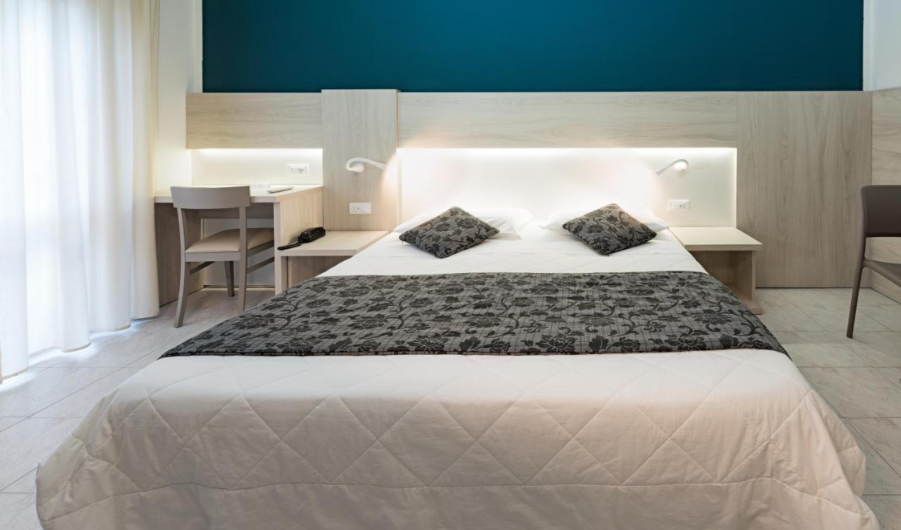 Hotel Il Delfino San Vincenzo Kültér fotó
